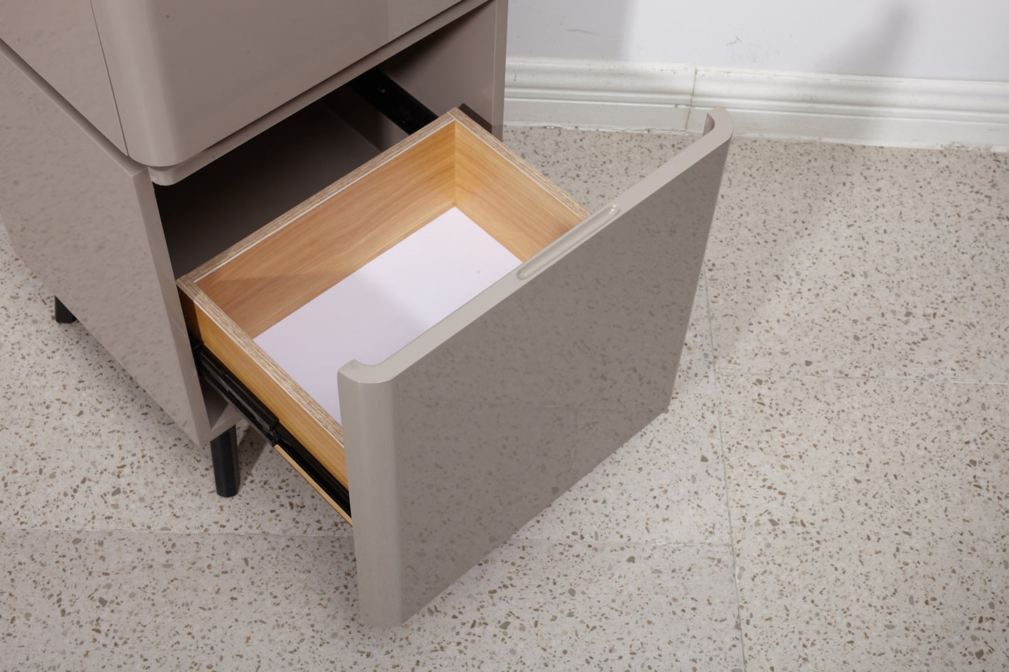 CHESTER Side Station - Warm Grey