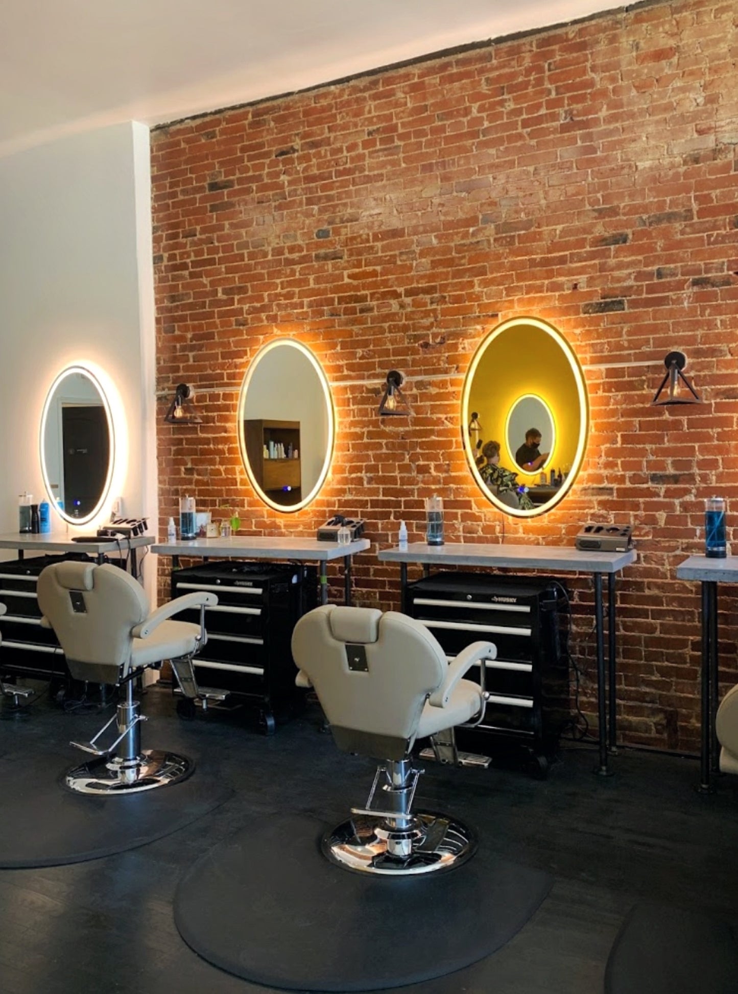 KATHERINE Barber Chair