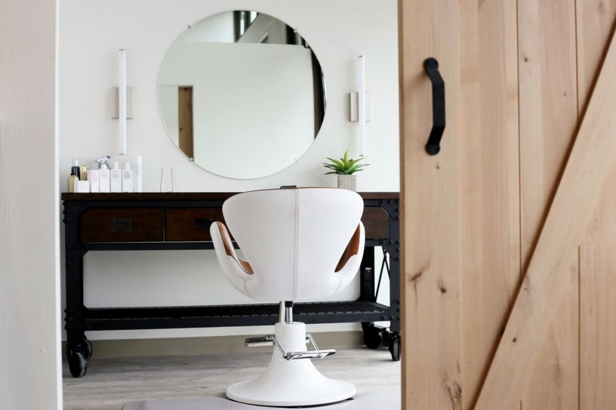 SWAN Salon Styling Chair